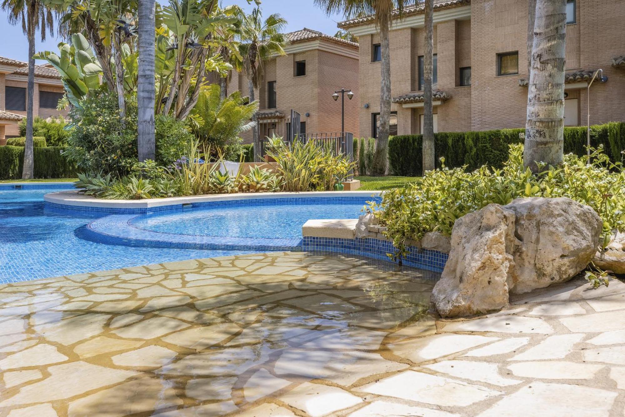 Kanaloa خافييا المظهر الخارجي الصورة